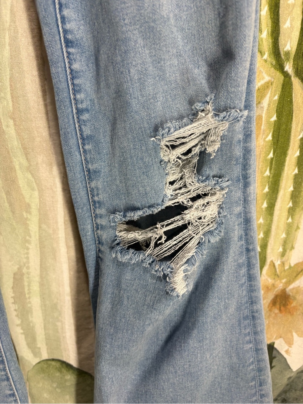 American Eagle Outfitters Flared Distressed Jeans 🌵8 Long - Picture 8 of 11